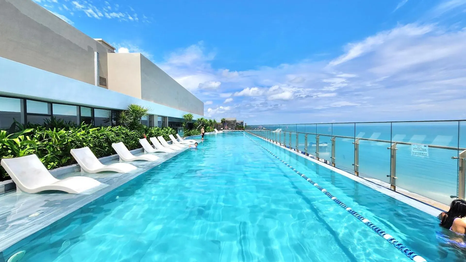 Apartment Sunday Premium Apart - The Song Vung Tau, Skypool